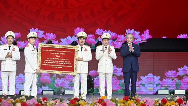 Kỷ niệm 80 năm Ngày truyền thống Công an nhân dân Việt Nam và 20 năm Ngày hội toàn dân bảo vệ an ninh Tổ quốc