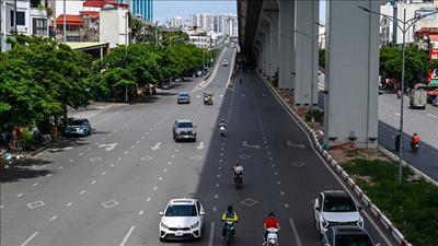 Thời tiết ngày 13/4: Nắng nóng trên diện rộng, đề phòng dông lốc vào chiều tối