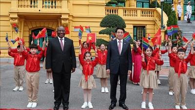 Chủ tịch nước Lương Cường chủ trì Lễ đón cấp Nhà nước Tổng thống Nam Phi