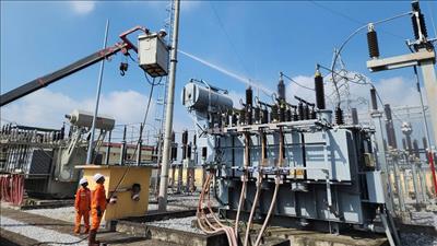 Công suất tiêu thụ điện vượt đỉnh của năm 2024, EVNNPC kêu gọi khách hàng tiếp tục tiết kiệm điện