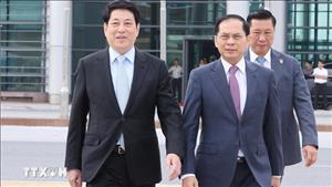 Chủ tịch nước Lương Cường lên đường dự Tuần lễ cấp cao APEC 2025