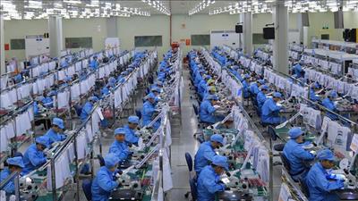 Chính phủ chỉ đạo phấn đấu đạt và vượt các mục tiêu, chỉ tiêu của năm 2025