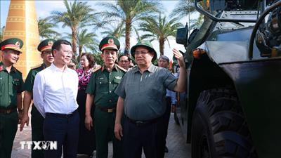 Thủ tướng làm việc với Quân ủy Trung ương, Bộ Quốc phòng về công nghiệp quốc phòng