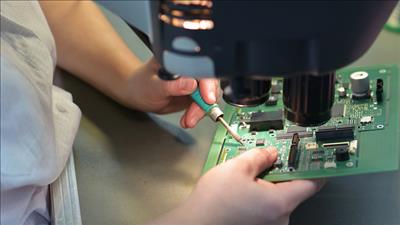 Tiêu chí doanh nghiệp thực hiện dự án sản xuất thiết bị điện tử được hưởng ưu đãi về thuế thu nhập doanh nghiệp