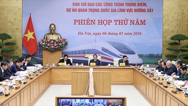 Thủ tướng: Khẩn trương đề xuất công nghệ, hình thức đầu tư với đường sắt tốc độ cao Bắc – Nam