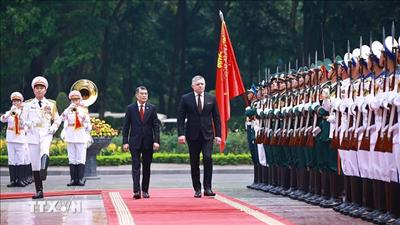 Thủ tướng Lê Minh Hưng chủ trì Lễ đón Thủ tướng Slovakia thăm chính thức Việt Nam