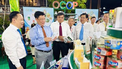 Khai mạc Diễn đàn OCOP vùng đồng bằng sông Cửu Long năm 2025