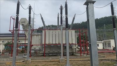 Hoàn thành lắp máy biến áp thứ 2 TBA 220kV Sông Tranh 2