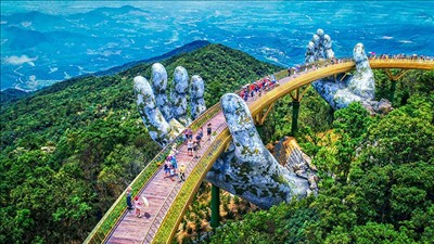 Xác định kịch bản phát triển ngành du lịch gắn với mục tiêu tăng trưởng 2 con số