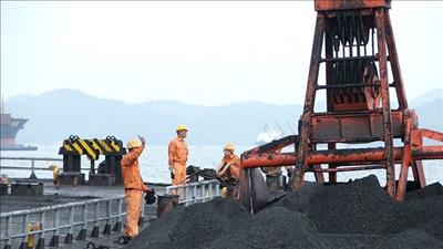Tháo gỡ khó khăn chồng lấn khu vực than