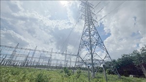 Đóng điện mang tải 2 mạch đường dây 220kV Chơn Thành – Bến Cát