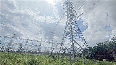 Đóng điện mang tải 2 mạch đường dây 220kV Chơn Thành – Bến Cát
