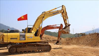 Đẩy nhanh tiến độ thi công dự án mở rộng ngăn lộ và cải tạo TBA 500kV Thạnh Mỹ