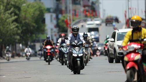 Thời tiết nắng nóng tiếp diễn tại nhiều khu vực