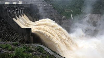 Nhiều hồ thủy điện giúp cắt lũ hiệu quả