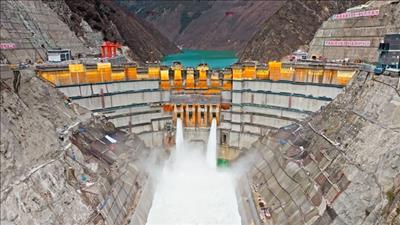 Nhà máy thủy điện đập vòm ở độ cao lớn nhất Trung Quốc