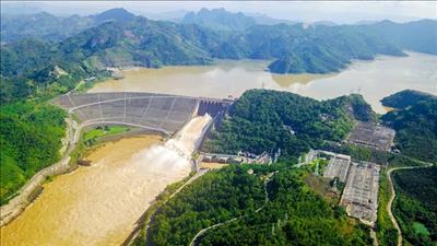 Kiểm tra thực địa dự án NMTĐ Hòa Bình mở rộng