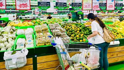 Chỉ số giá tiêu dùng bình quân 10 tháng tăng 3,27%; lạm phát trong tầm kiểm soát