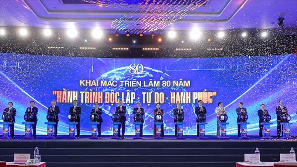 Khai mạc Triển lãm thành tựu đất nước chào mừng kỷ niệm 80 năm Quốc khánh