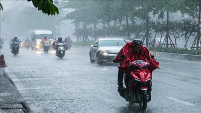 Không khí lạnh gây mưa to ở Trung Bộ