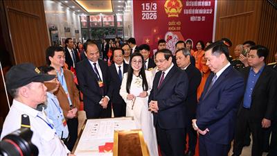 Thủ tướng Phạm Minh Chính bỏ phiếu, thực hiện quyền công dân