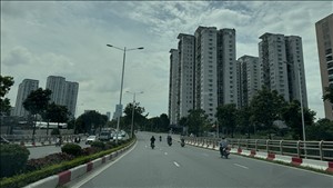 Bắc Bộ và Nam Bộ ngày nắng, Trung Bộ mưa dông vài nơi