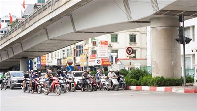 Bắc Bộ lạnh về đêm và sáng, trưa chiều giảm mây trời nắng; Trung Bộ và Nam Bộ mưa dông
