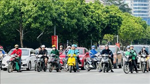 Bắc Bộ ngày nắng, Trung Bộ và Nam Bộ có mưa dông vài nơi