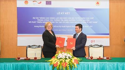 Nâng cao năng lực cho cán bộ tuyên truyền về năng lượng tái tạo
