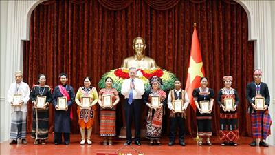 Giữ gìn hồn cốt dân tộc để phát huy sức mạnh nội sinh, phát triển bền vững đất nước