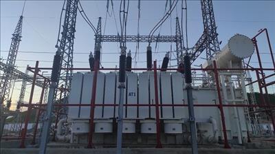 Đóng điện trạm biến áp 220kV Vân Phong (Khánh Hòa)