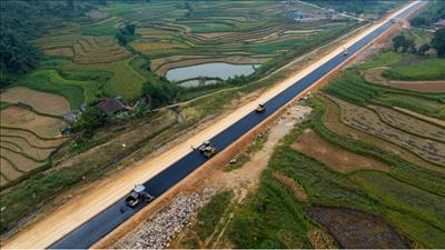 Phê duyệt phương án chấm điểm Bộ, ngành, địa phương về thực hiện giải ngân vốn đầu tư công
