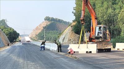 Quyết liệt triển khai các giải pháp thúc đẩy giải ngân vốn đầu tư công năm 2024