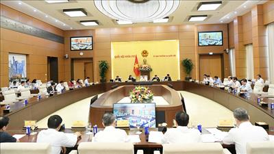 Thống nhất trình Quốc hội dự thảo Nghị quyết giảm thuế xăng, dầu