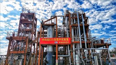 Dự án tiên phong hydro hóa 95% CO2 thành xăng