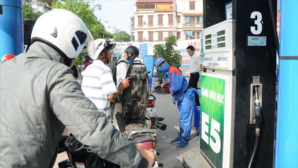 Thực hiện đồng bộ các giải pháp bảo đảm cung ứng xăng dầu