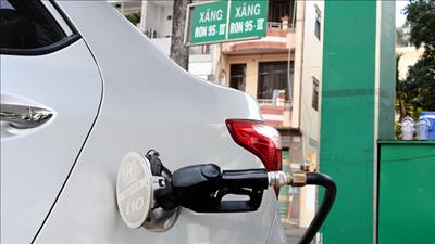 Giá xăng đạt mốc cao nhất từ trước tới nay