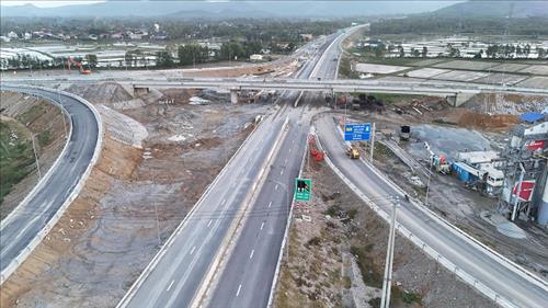 Quản lý, bình ổn giá nhiên liệu, vật liệu xây dựng, đẩy nhanh tiến độ các dự án giao thông trọng điểm