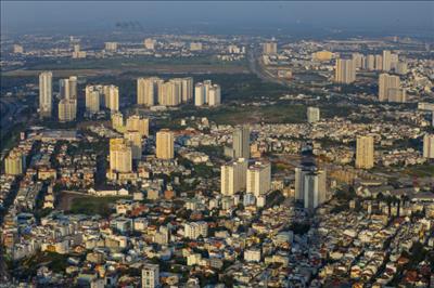Năm 2021, giá nhà tỉ lệ nghịch với nền kinh tế