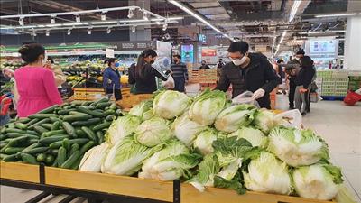 Hà Nội bình ổn thị trường các mặt hàng thiết yếu