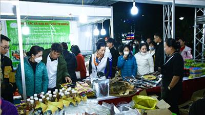Khai mạc Chợ Tết Công đoàn thành phố Hải Phòng năm 2023