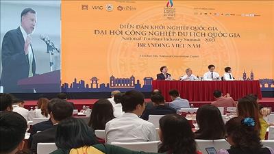 Thảo luận về giải pháp phát triển du lịch trở thành ngành kinh tế mũi nhọn