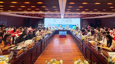 Thảo luận cùng phát triển các ngành công nghiệp văn hóa