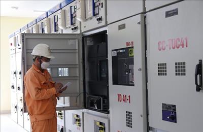 Trạm biến áp 110kV Định Quán 2 và máy biến áp 2 Trạm biến áp 110kV Vĩnh An được vận hành