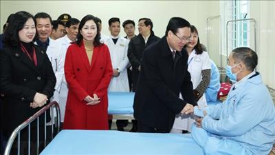 Chủ tịch nước yêu cầu tiếp tục quan tâm đầu tư hơn nữa cho y tế cơ sở