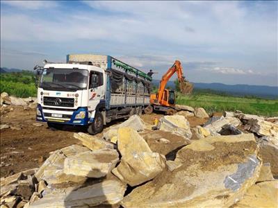 Nghĩa Hiếu, Nghĩa Đàn, Nghệ An: Khai thác khoáng sản trái phép vẫn diễn ra công khai