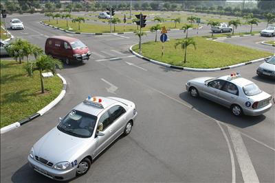 Giám sát chặt đào tạo lái xe