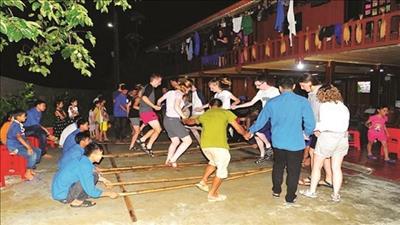 Lạng Sơn nâng cao hiệu quả mô hình du lịch cộng đồng gắn với môi trường