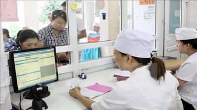 Giảm 30% mức thu phí trong lĩnh vực y tế đến hết năm 2020