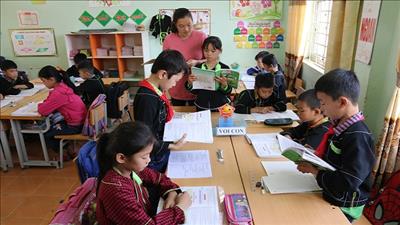 Đảm bảo công tác giáo dục vùng dân tộc thiểu số và miền núi